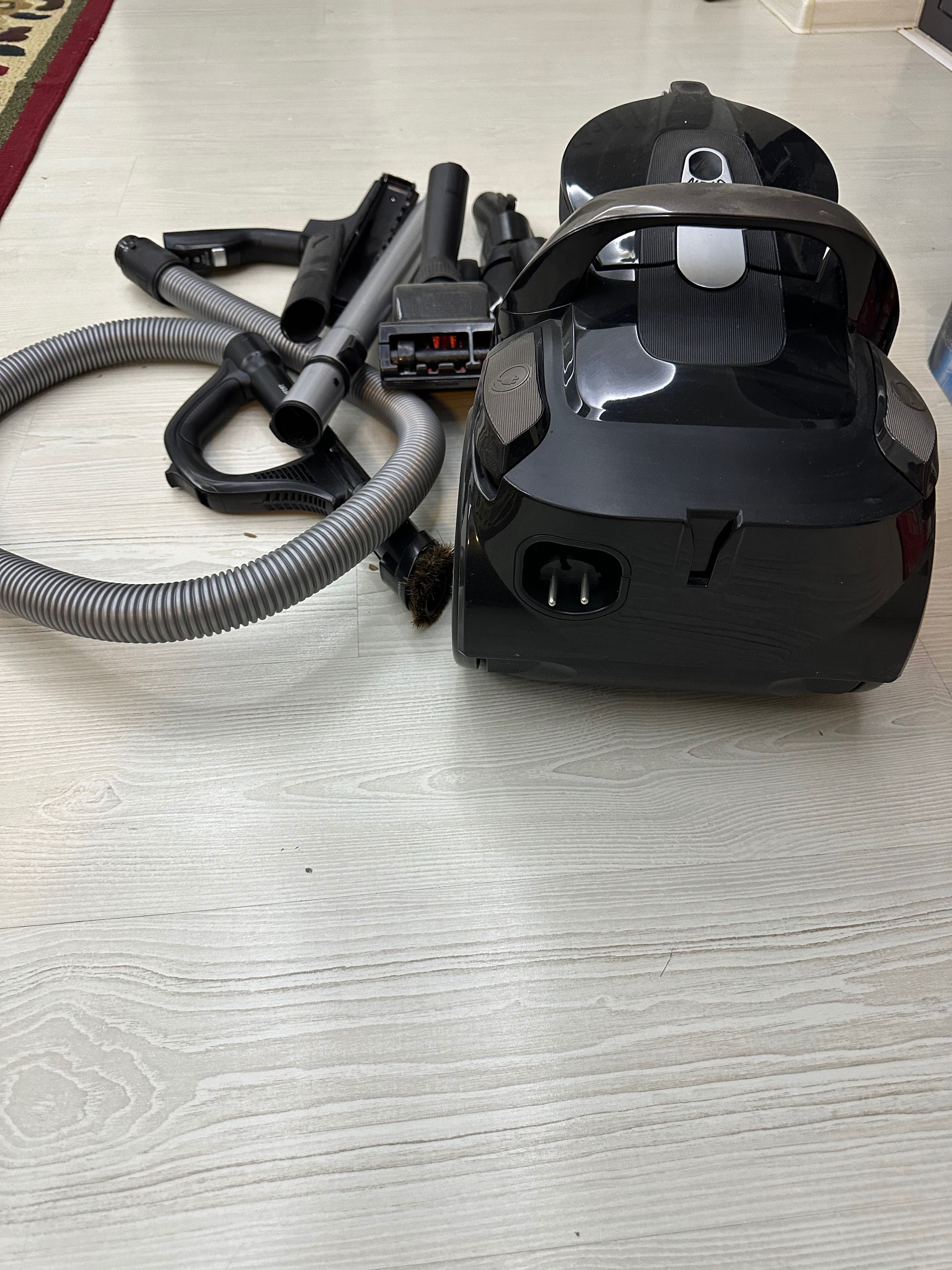 пылесос TeFal почти новый