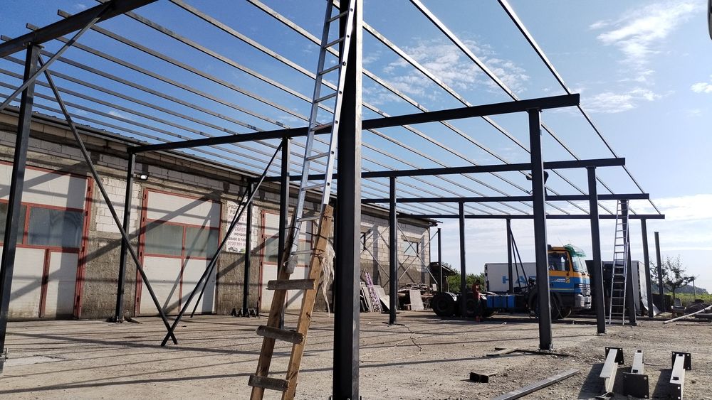 Vând structuri metalice și hale complete.