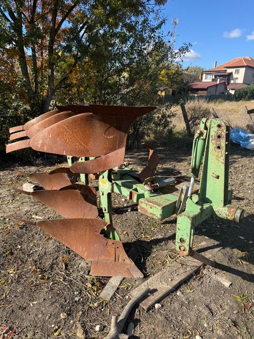 Vând plug reversibil Eberhardt 3 brazdare și disc