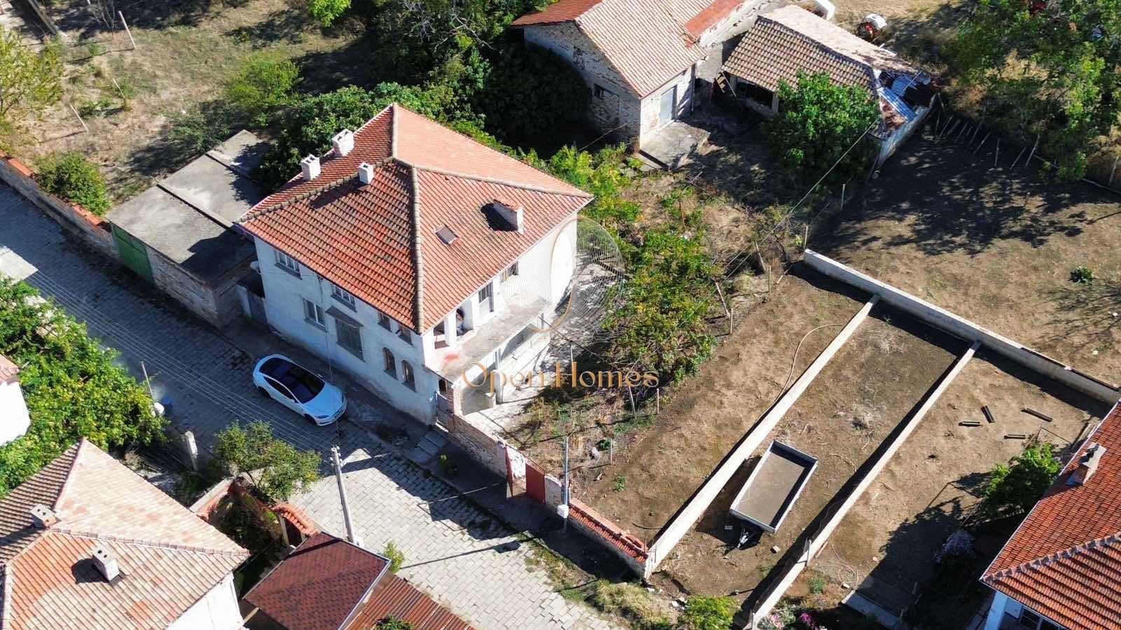 Многофамилен имот в гр. Перущица