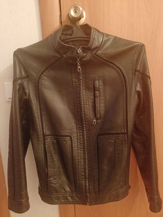 Срочноо в отличном состояний Продам демисезонную одежду