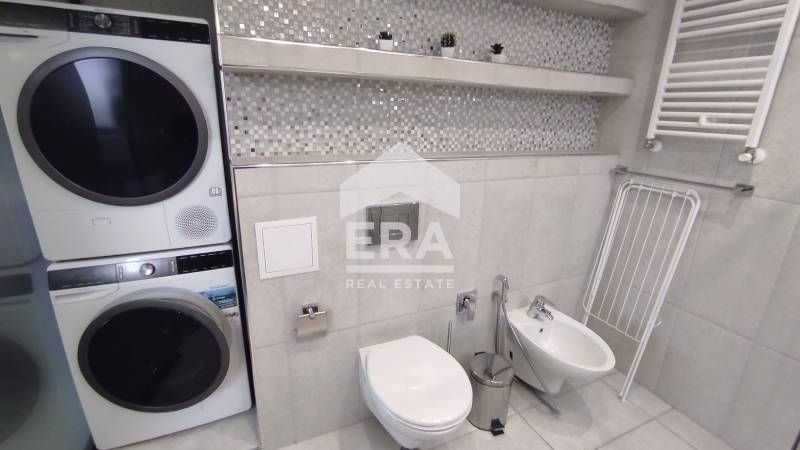 ЕРА Тера предлага за продажба просторен и модерен четиристаен апартаме