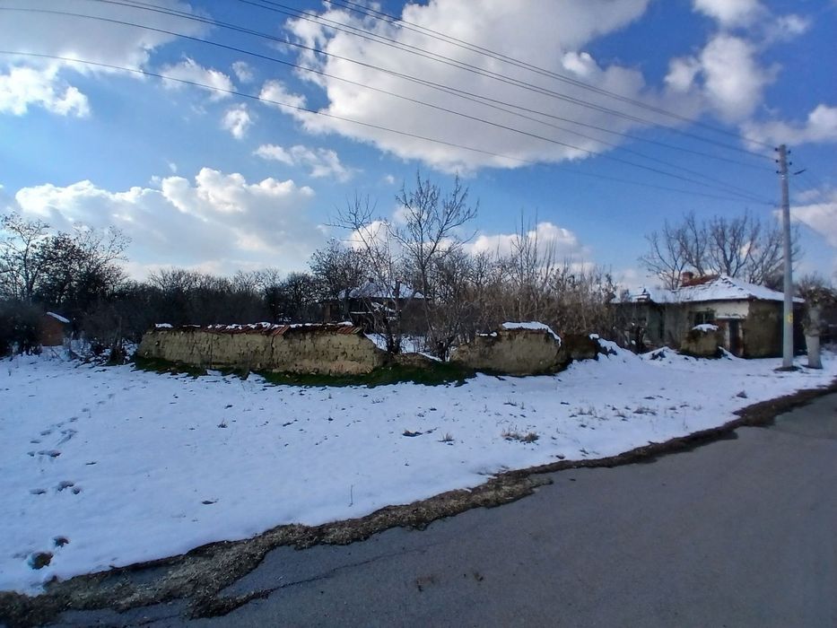 Продава стара къща с.Воденичане общ Стралджа