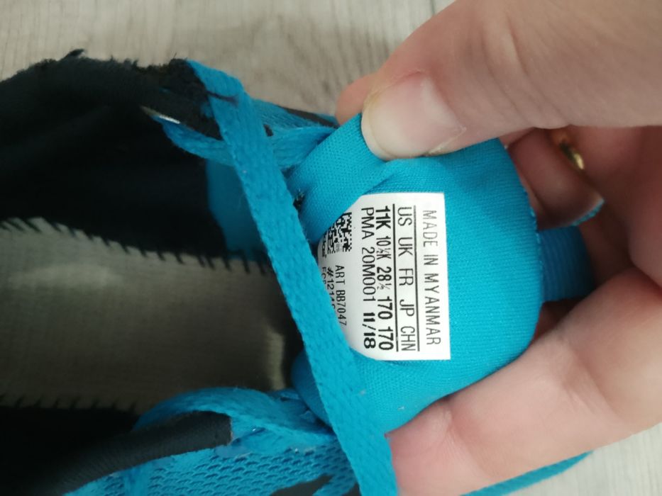 Adidas marimea 28 . Pret 50 lei