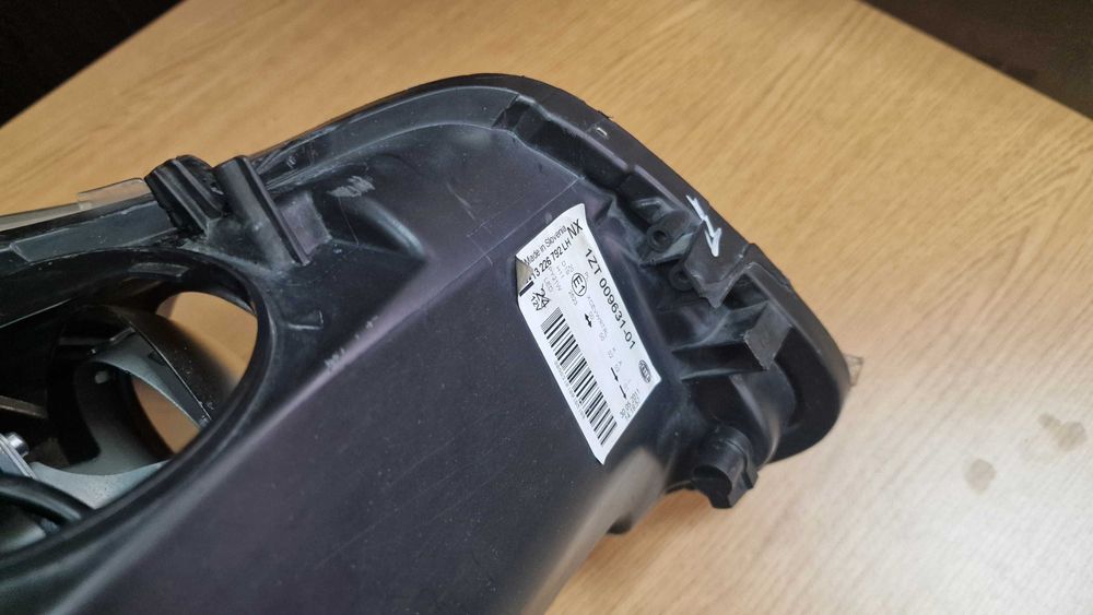 Opel Insignia Опел Инсигния ляв ксенон фар bi-xenon far lyav 2008-2013