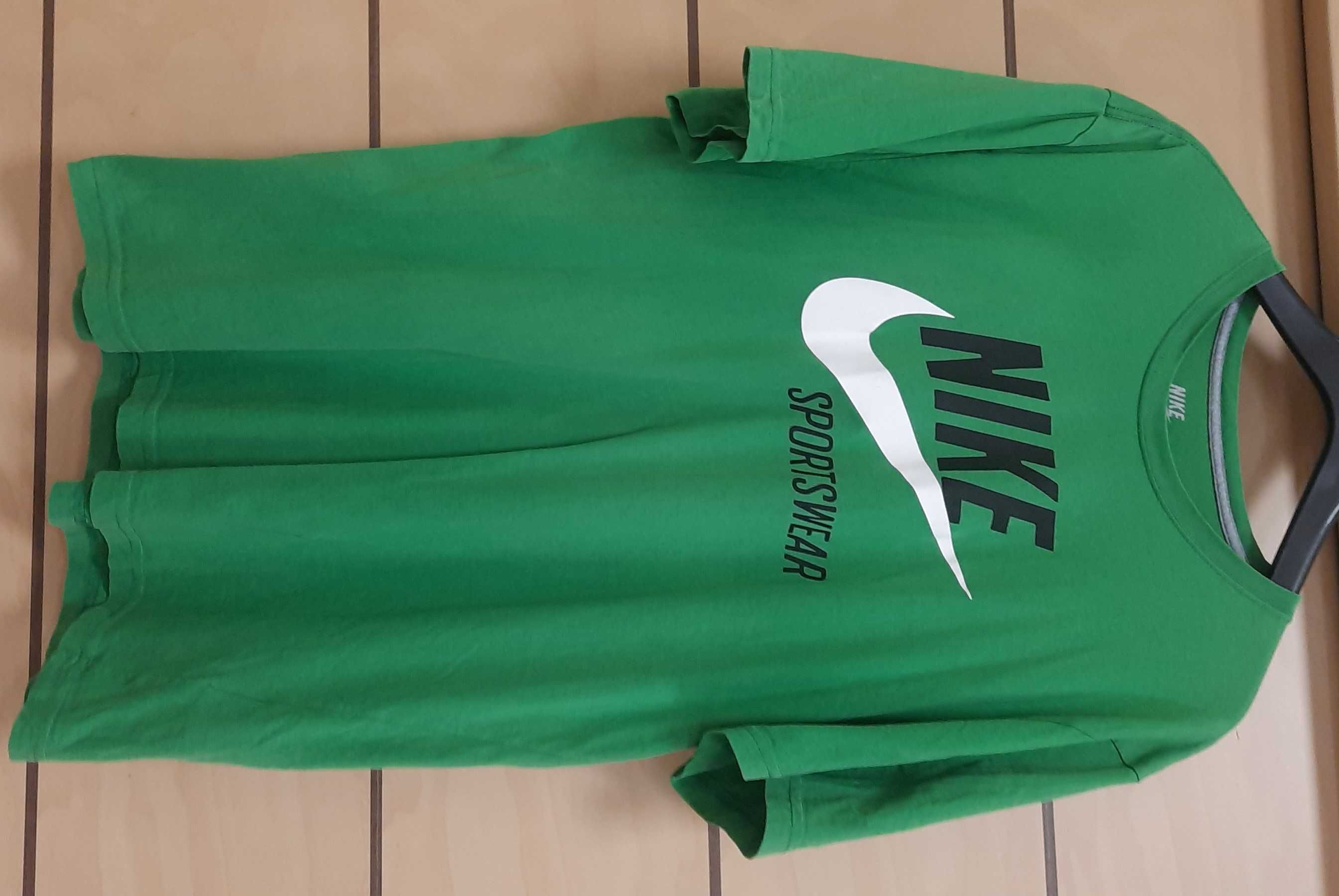 Nike Standard Fit Coupe-Много Запазена