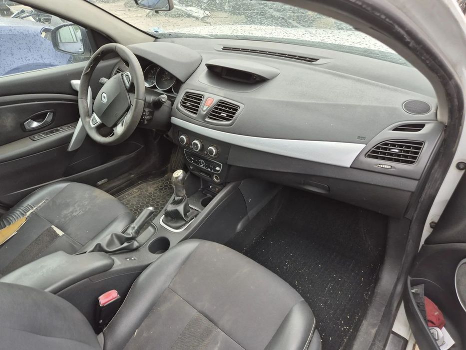 Dezmembram Renault Fluence, an 2011, 1.5 DCI euro 5, cutie manuala