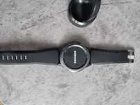 ceas samsung gear frontier 3 cu defect pata pe ecran