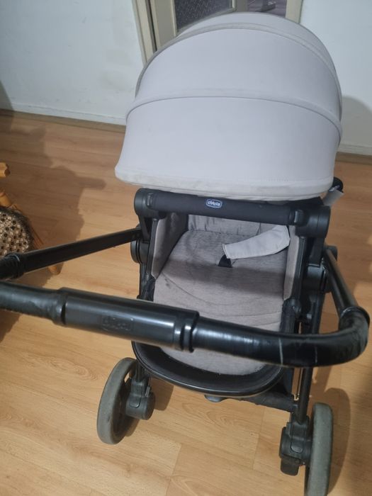 Vând cărucior de copii