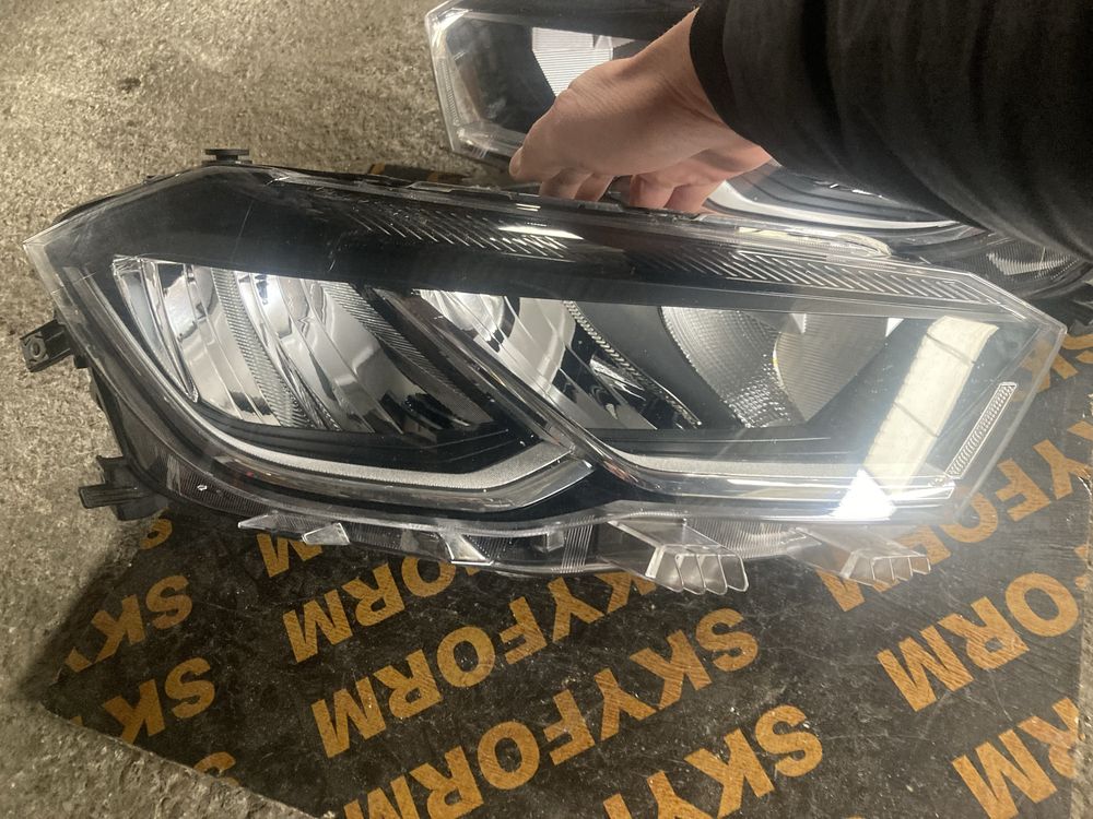 Vw Polo 2022 година Фарове