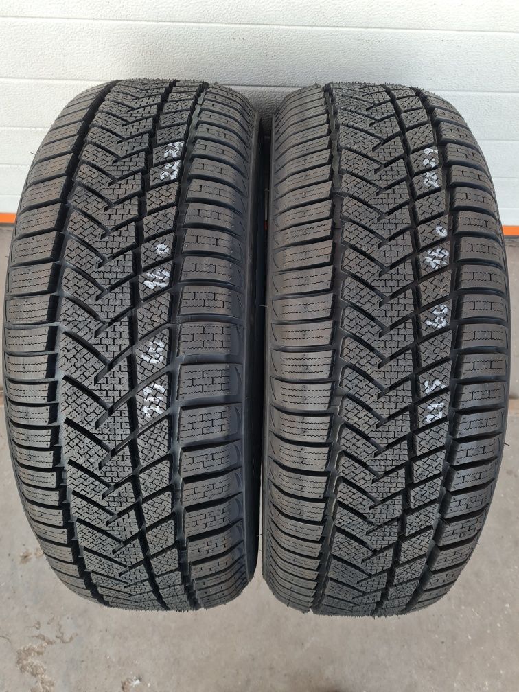 Нови гуми 2 броя SUNNY WinterMax A1 215 60 R16 дот 2224