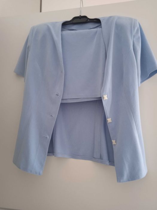 Costumaș mărime XS-S,fusta și sacou cu mânecă scurtă