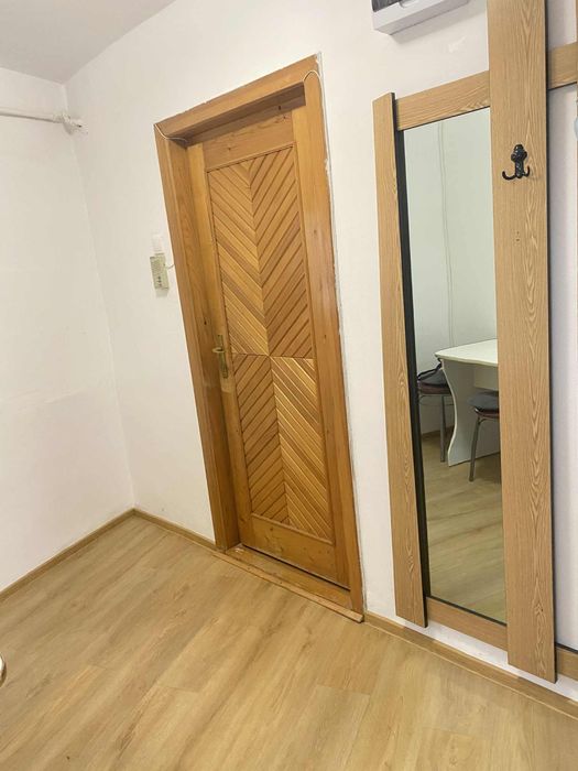 Inchiriez Garsoniera - Zona Piață