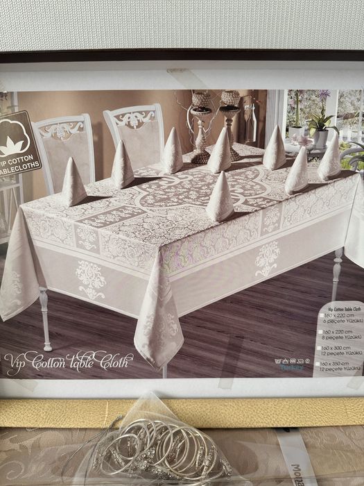 Скатерть с салфетками и кольцами