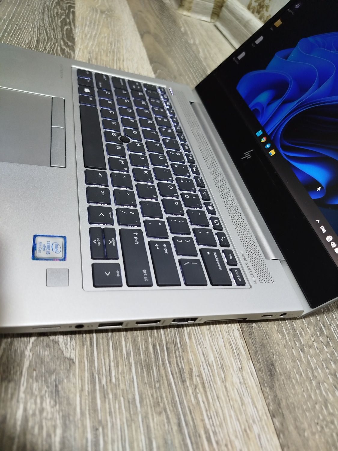 Hp elitebook i5-8365U(8-avlod) 8/256 gb IT, dasturlash o'qish uchun.
