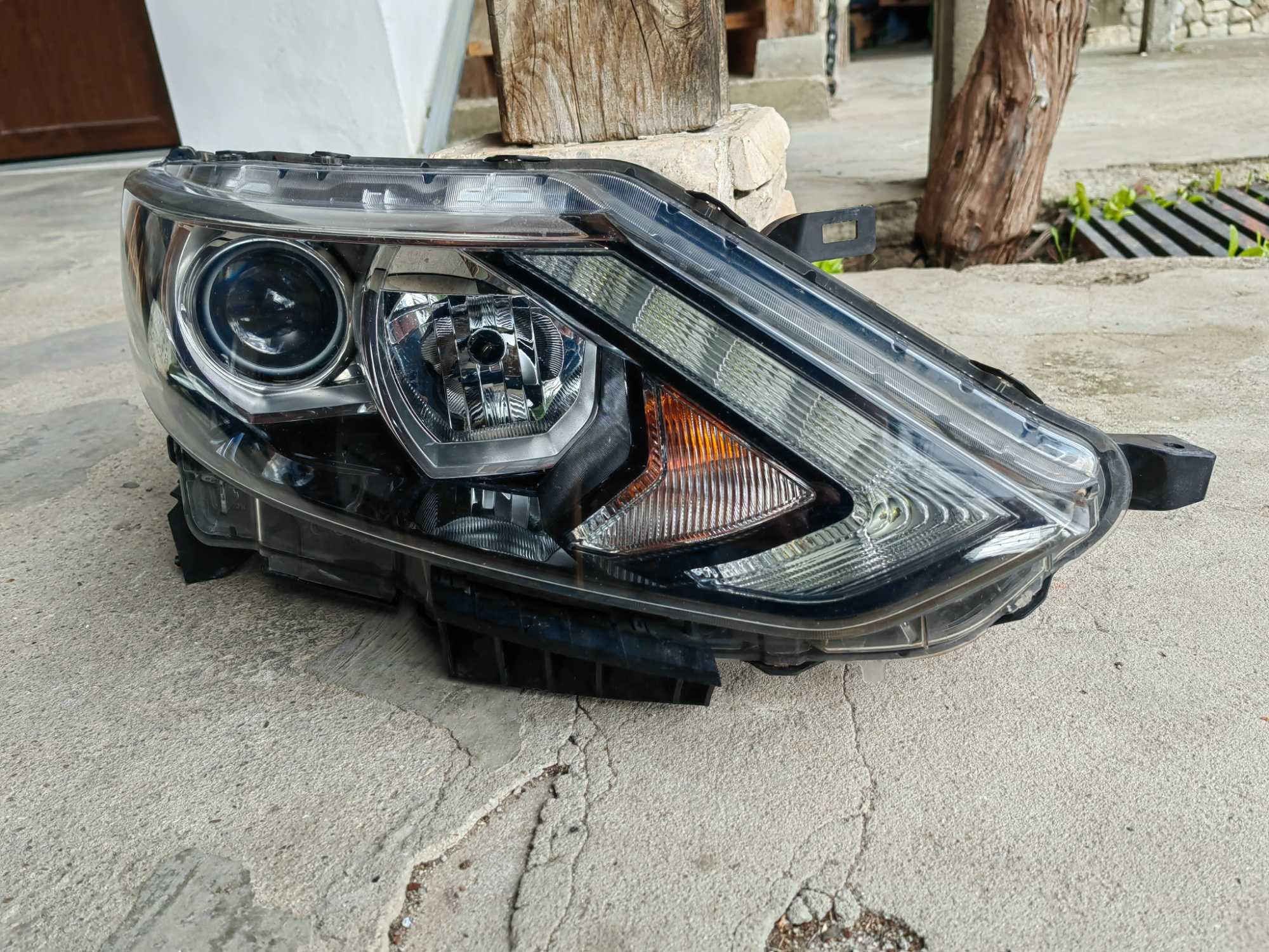 Фар Nissan Qashqai Десен / Фар Нисан Кашкай Халогенен с LED Оригинален