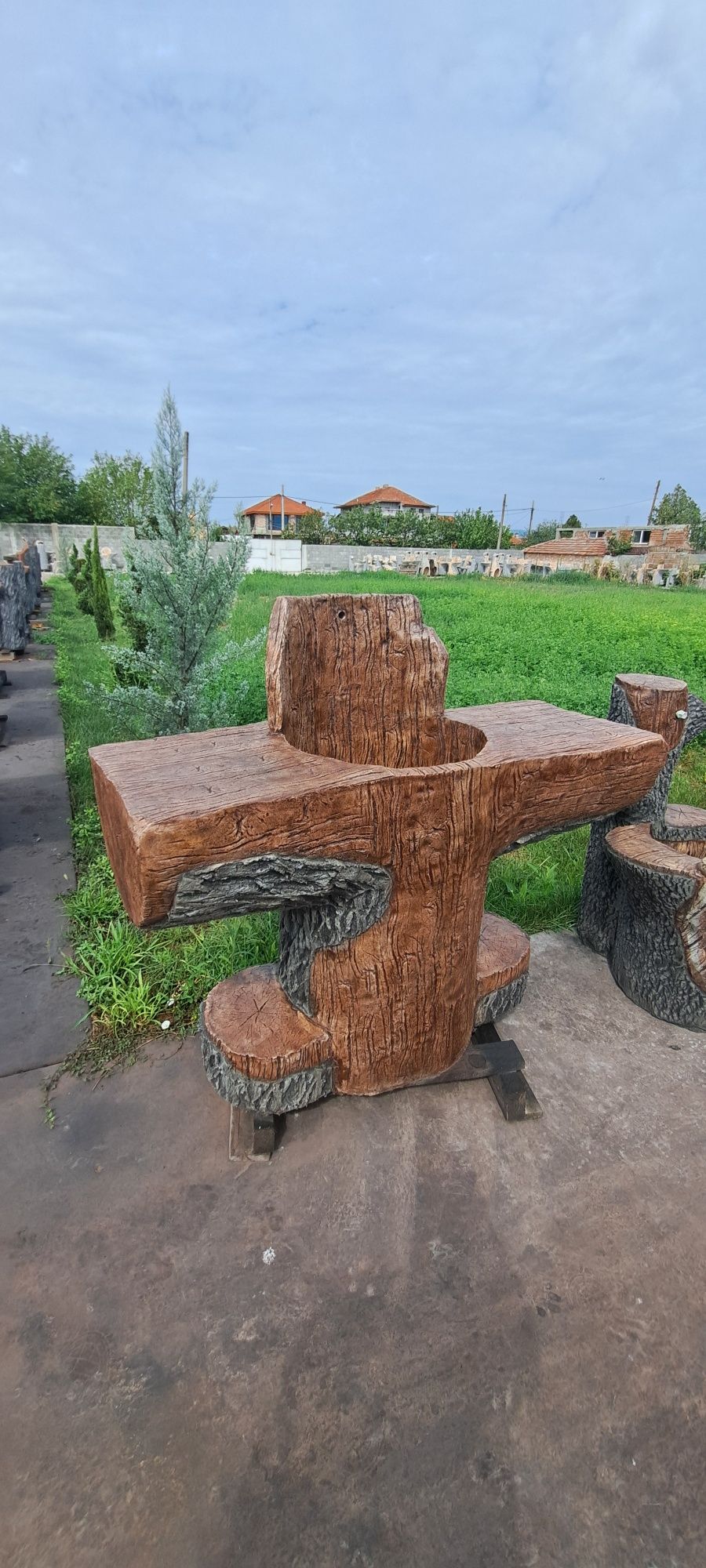 Градинска чешма от декоративен бетон