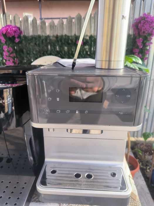 Aparat de cafea , expressor Miele cm 6350