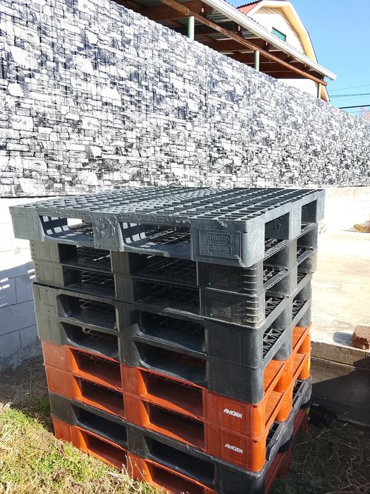 Продам пластмассовые поддоны