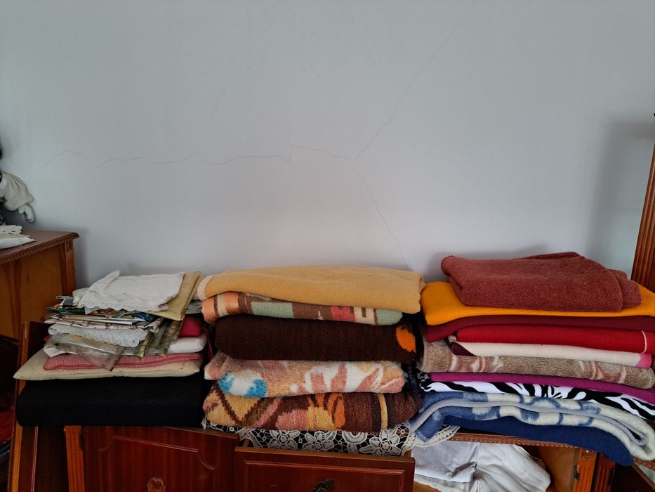 Covoare, pături, cearșafuri, perne..