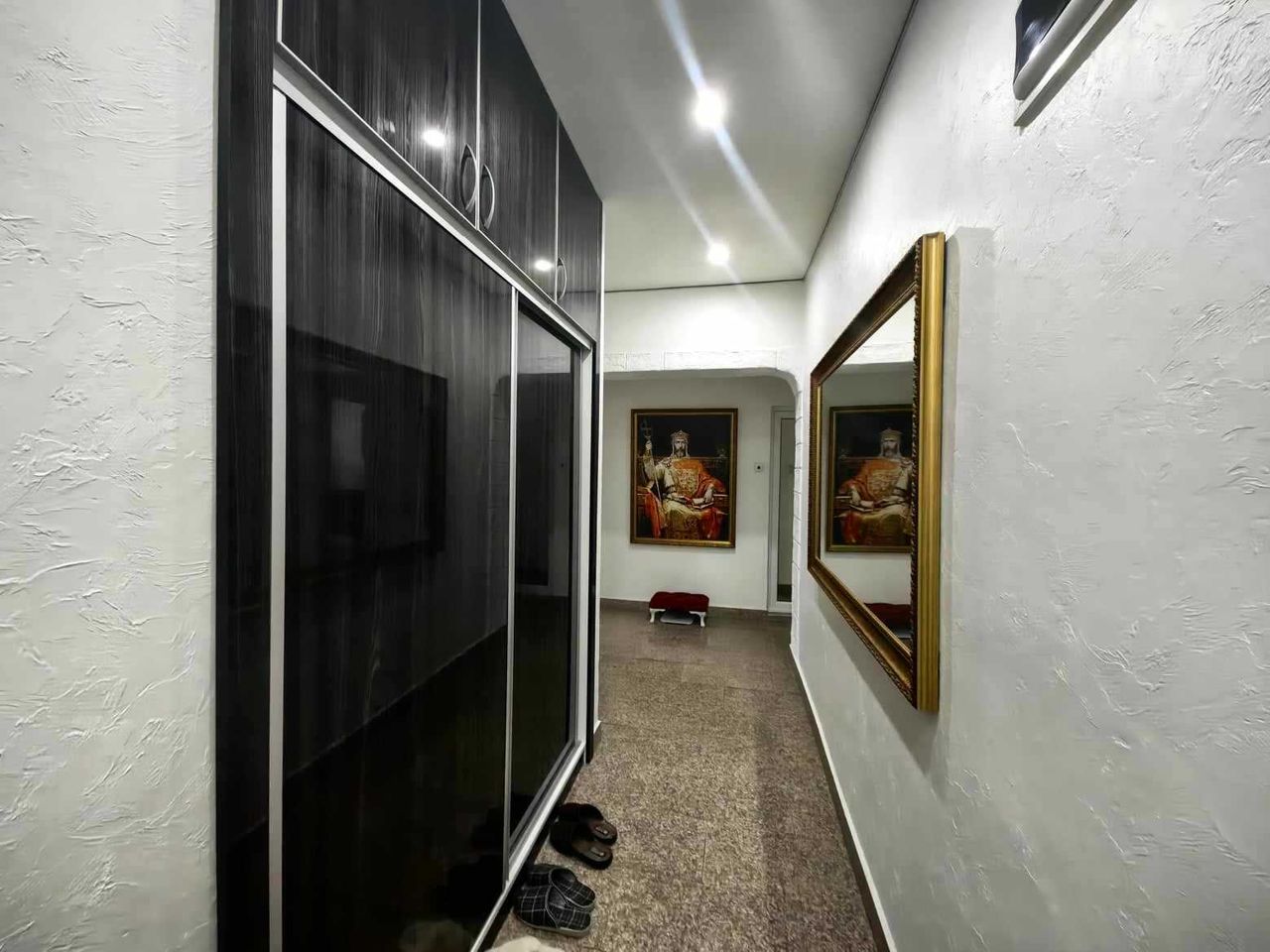 Дава се под наем Тристаен апартамент в Разград, Център - 78 кв.м за 127500 € - Снимка #5
