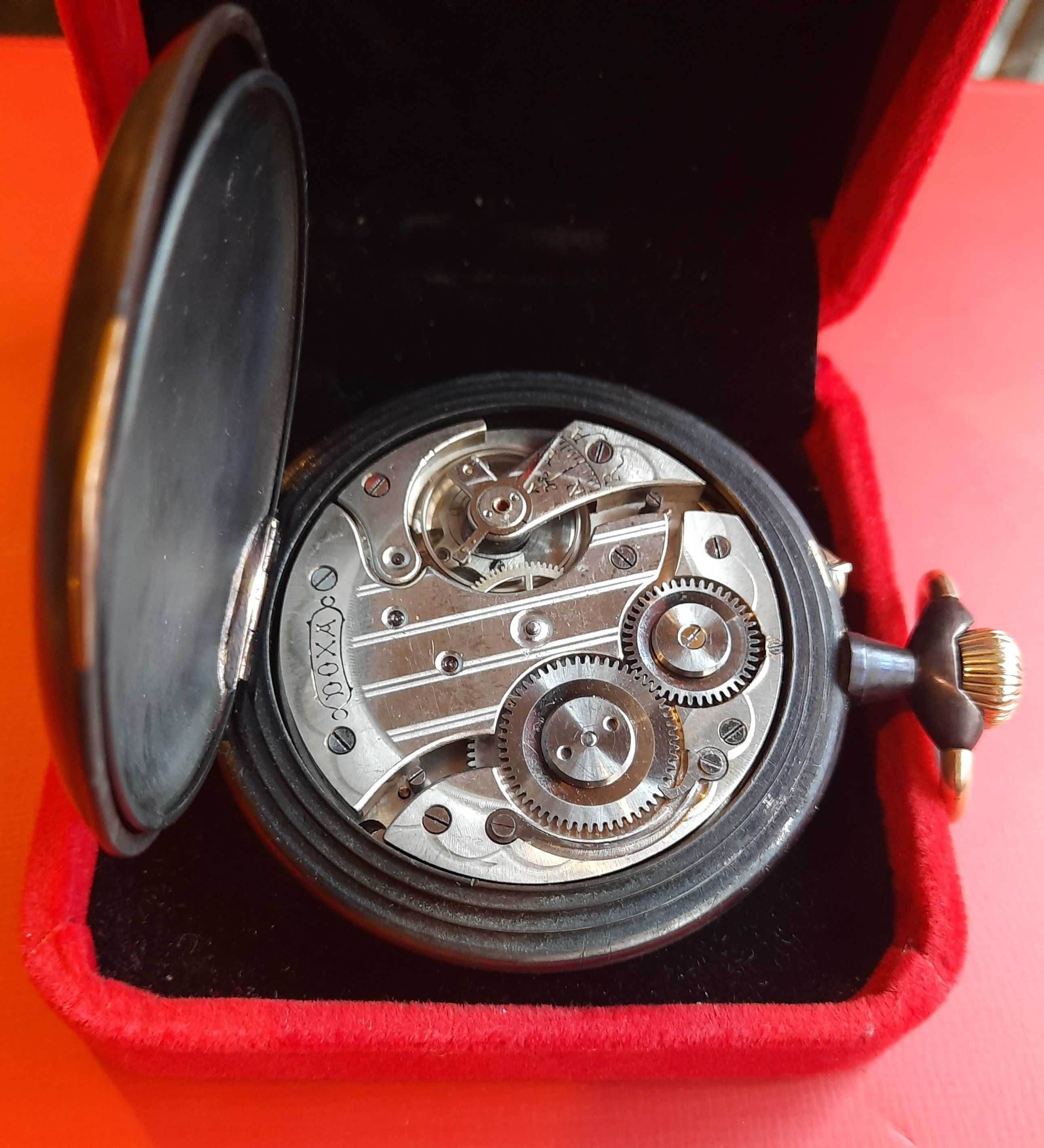 Уникален Швейцарски джобен часовник DOXA голям