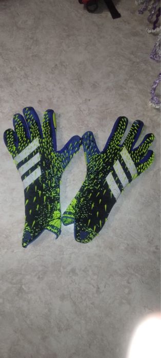 Футбольные перчатки