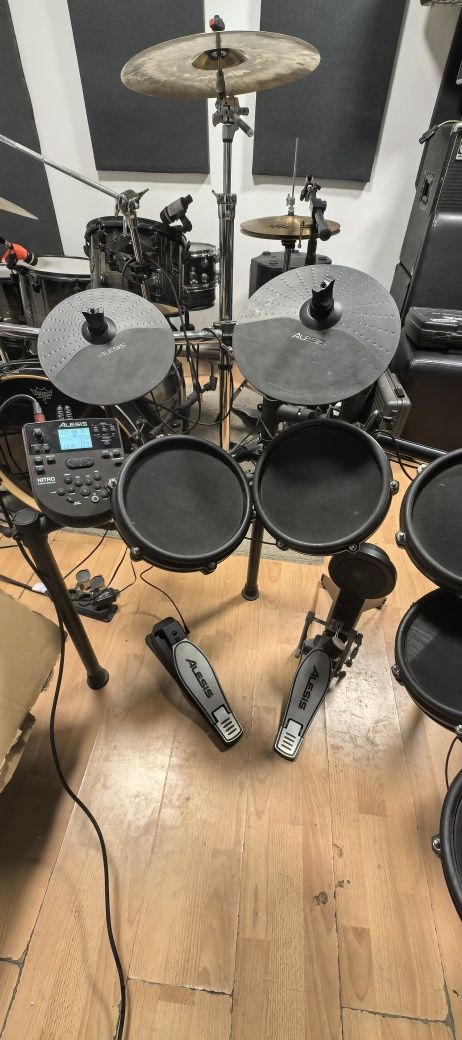 Электронные барабаны- ALESIS NITRO MESH KIT