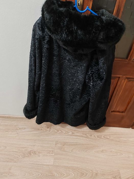 Дамско палто от астраган