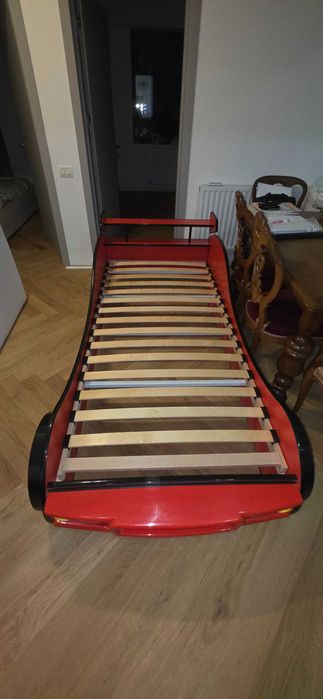 Pat copil, forma masina