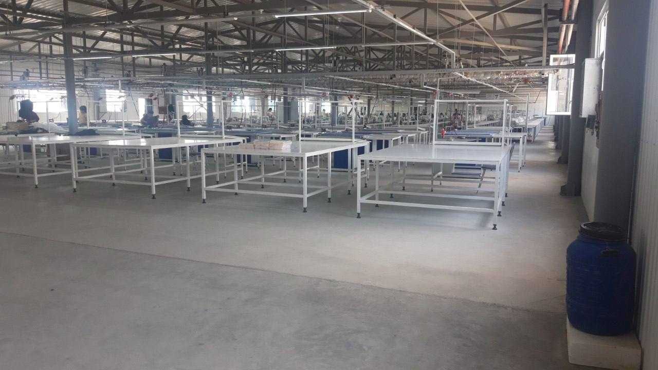 Jizzax viloyati Forish tumanida tikuvchilik majmuasi binosi sotilmoqda