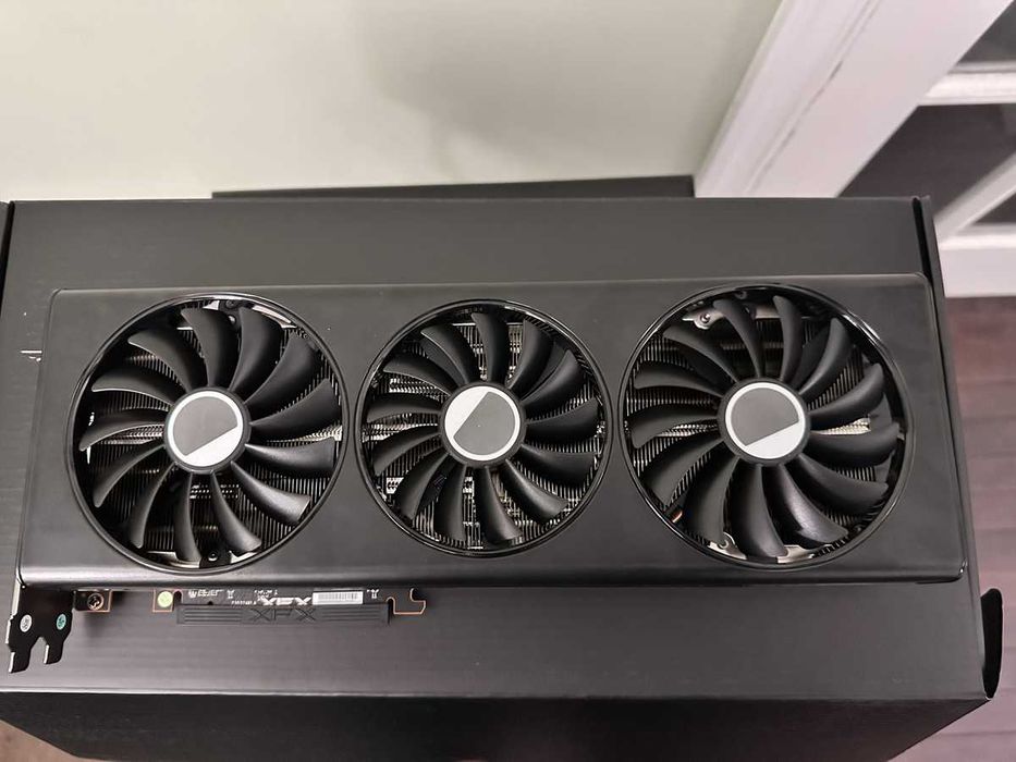 Radeon™ RX 7700 XT Black Edition 12GB GDDR6 192-BIT.