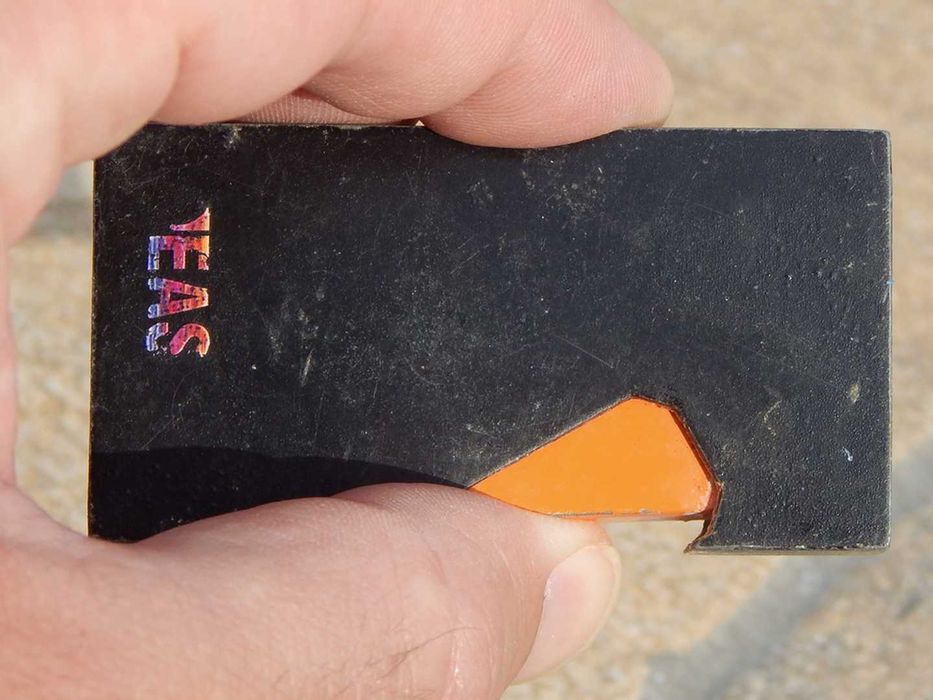 Bricheta C&C metalica uzata veche