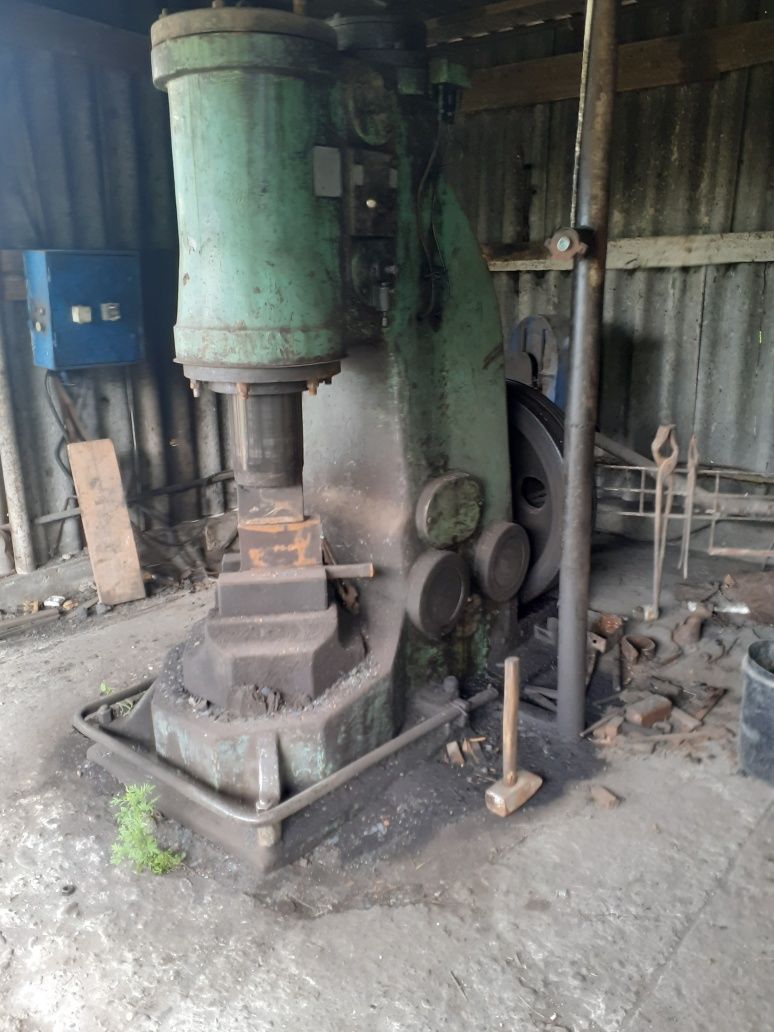 Ciocan  pneumatic (forja)