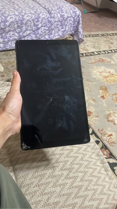 Продаю: Samsung gelaxy Tab A марка R52MA17ENBF