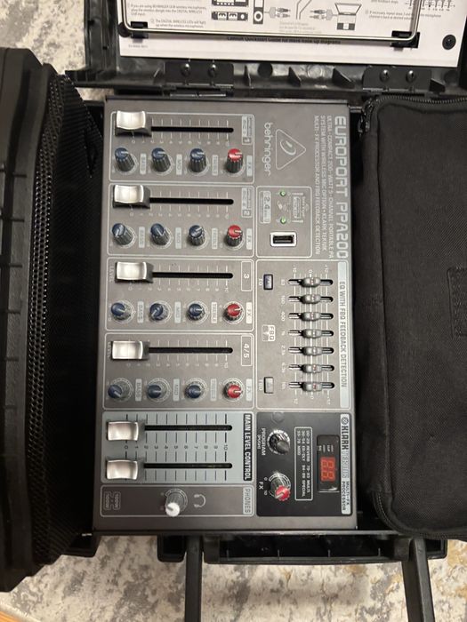 Behringer PA 200 sistem