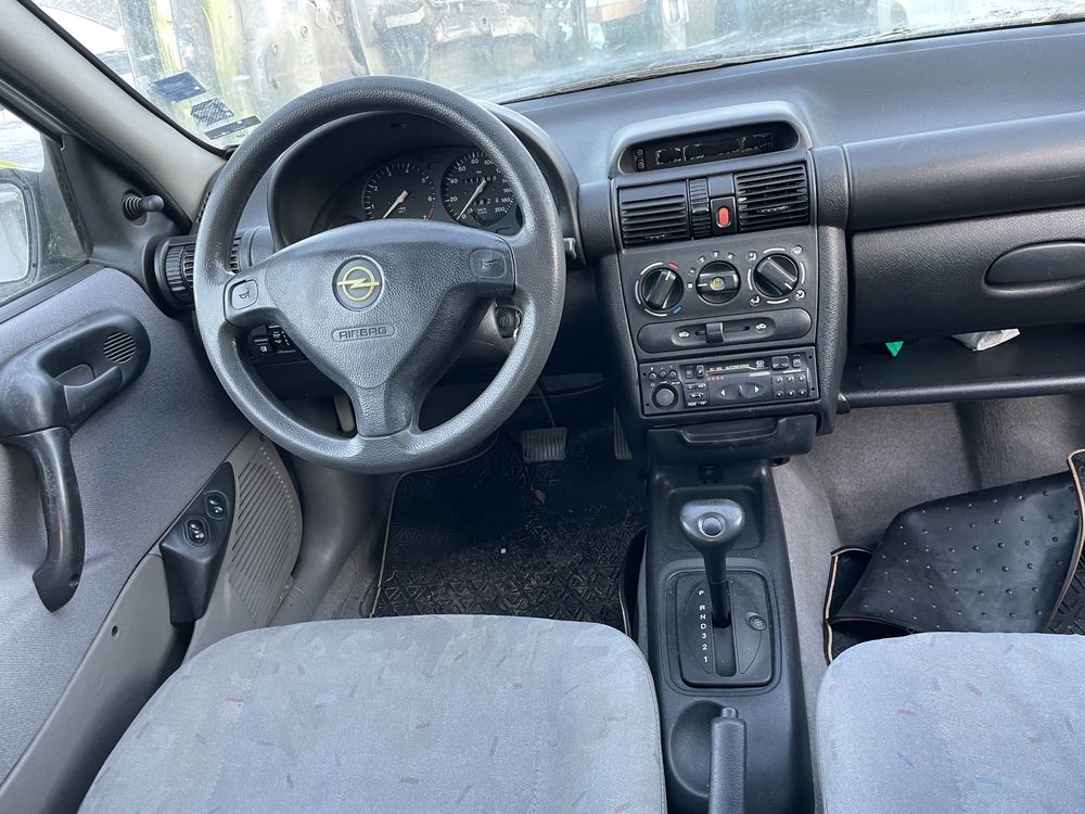 Opel Corsa B 1.4i 60кс 1998г На Части