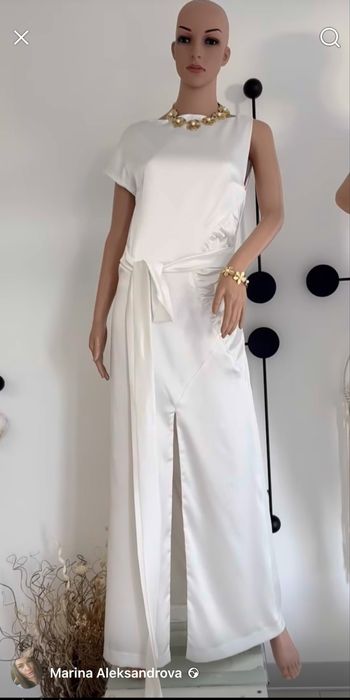 Дамски манекен два броя