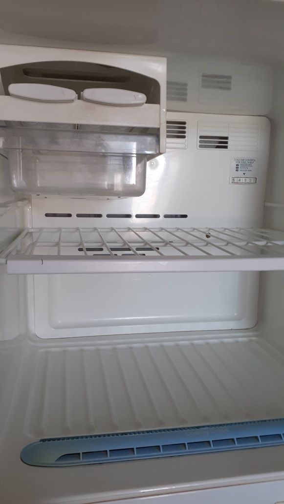 Продается холодильник LG ,б/у, в хорошем состоянии.