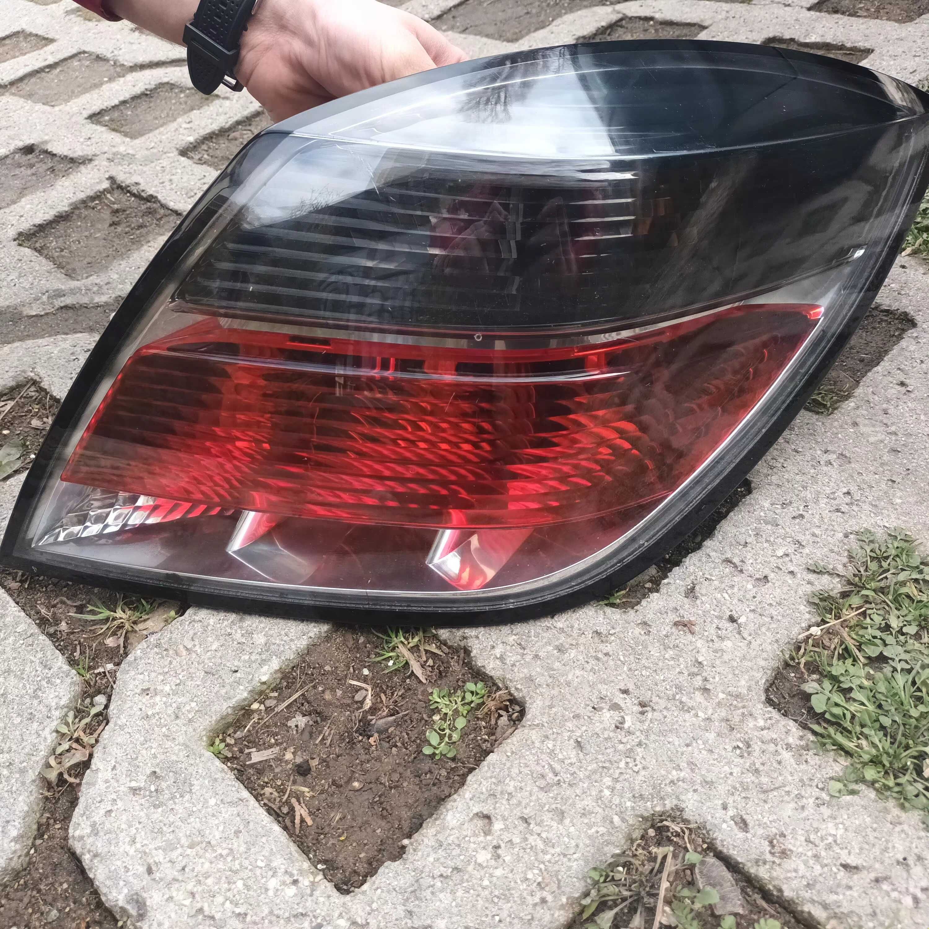 Оригинален десен стоп за Опел астра GTC