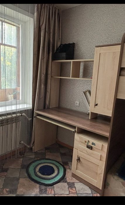 Продам стол компьютерный