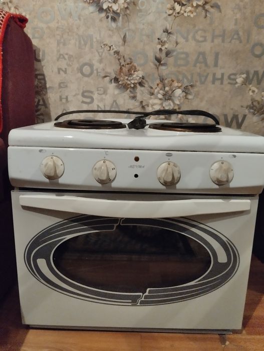 Элитрич плита работает