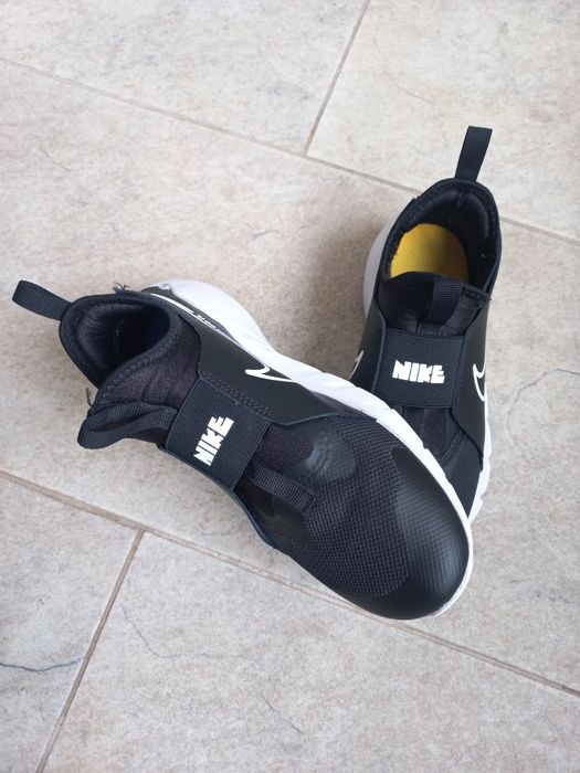 Vând adidași Nike nr 37.5