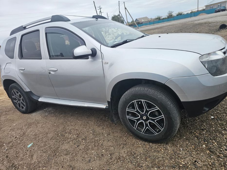 Легковая машина Рено Дастер