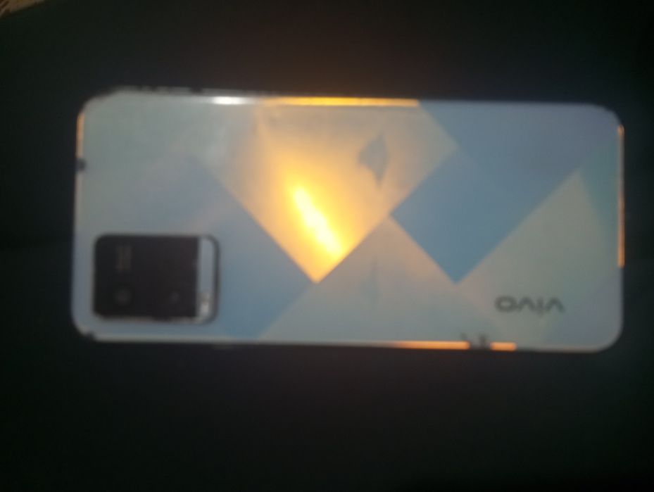 Телефон  Vivo Y21