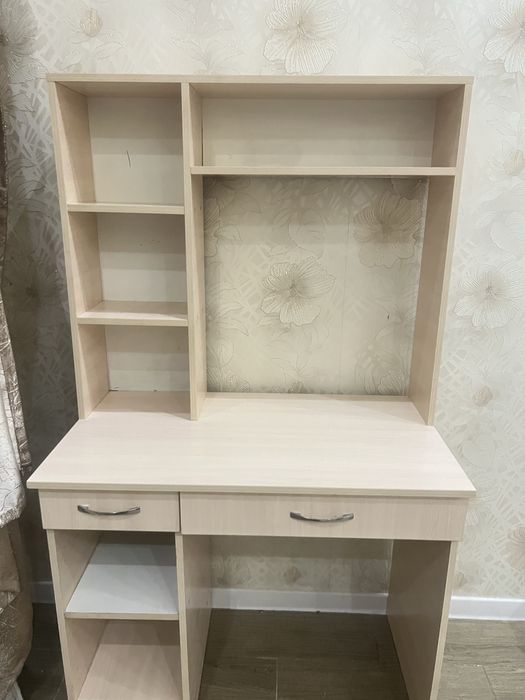 Стол писменный состояние хорошее