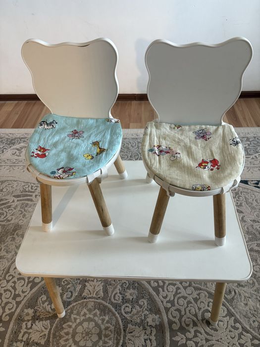 Продам детский стол со стульями