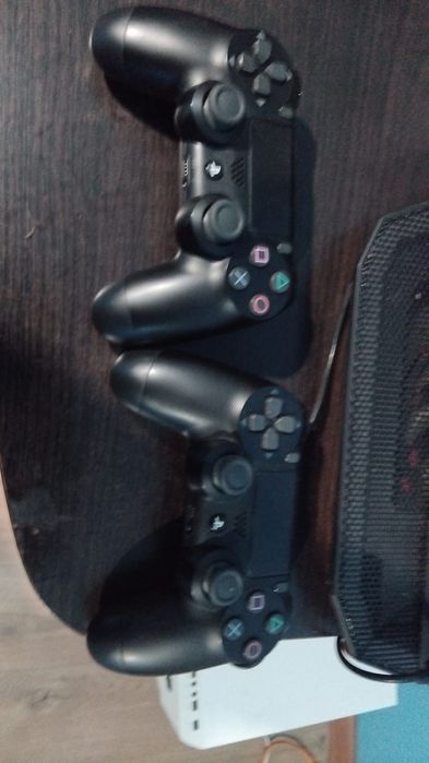 Vand Play Station 4 1TB