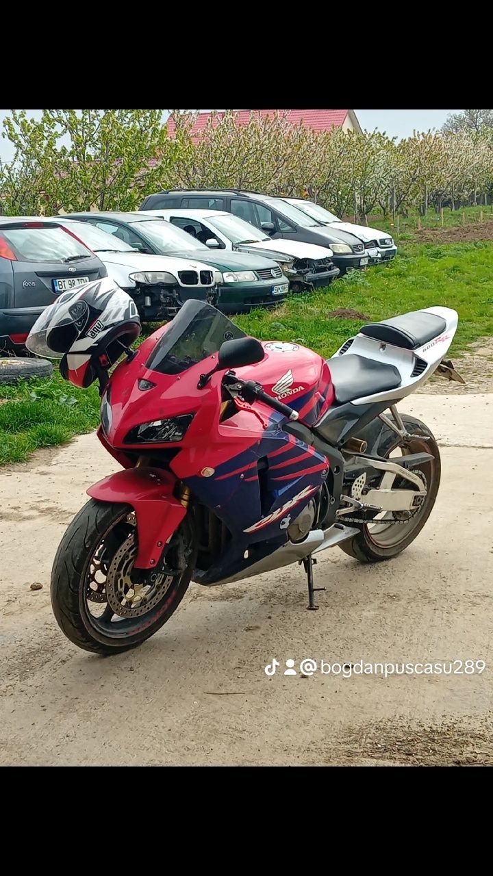 Vand sau schimb cu autoplatforma Honda cbr 600rr