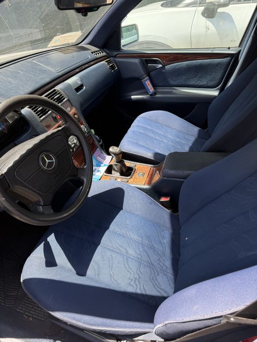 Mercedes E200 culoare gri